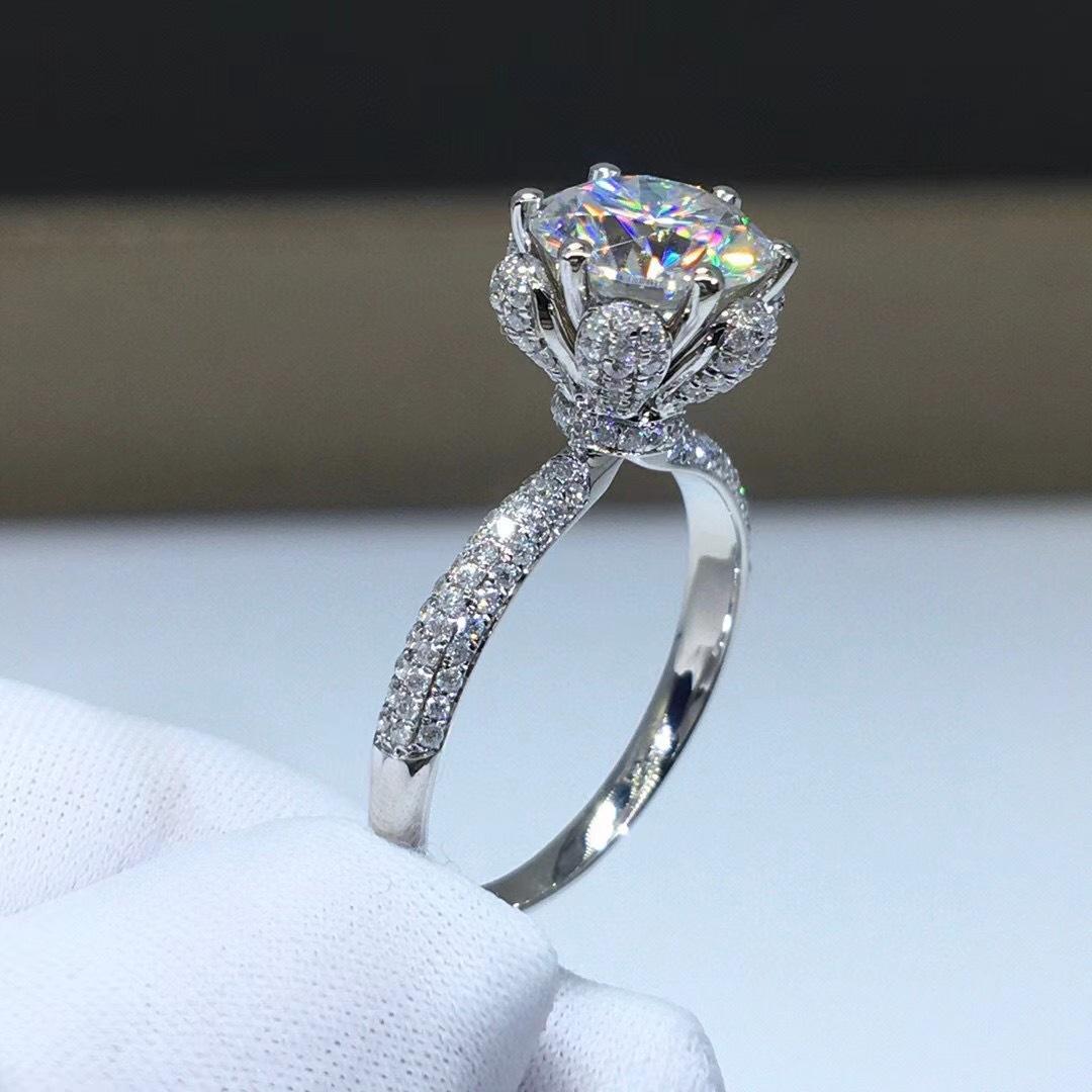 FLOWERS DESGHIN RING